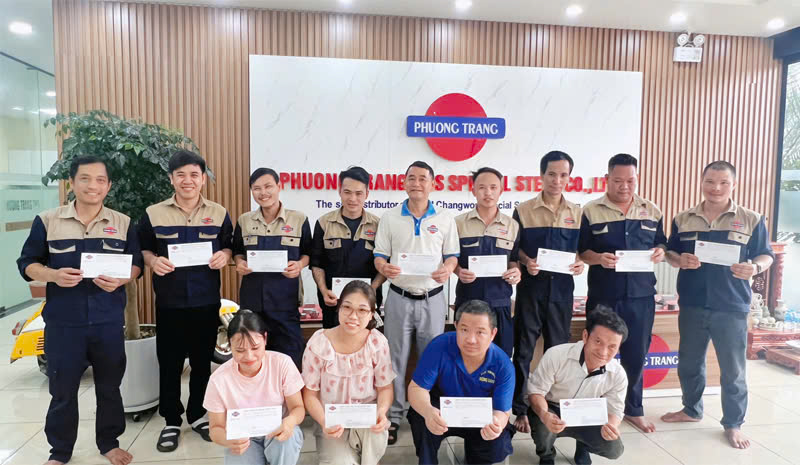  Thép Phương Trang Trao Quà 1/6 Cho Các Con Em CBCNV
